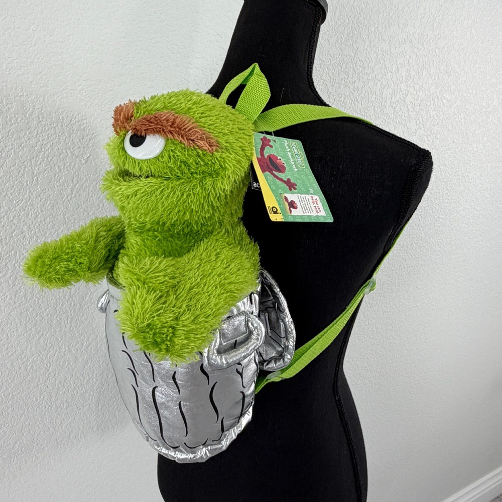Sesame Street Oscar the Grouch Plush Trash Can Backpack Kids 2011 New NWT